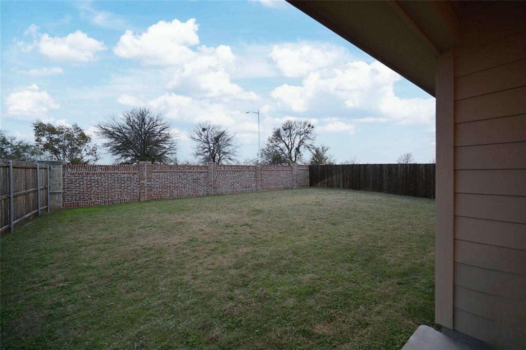 3713 Ridgeway Lane Argyle, TX 76226 - Photo 37 of 40 a view of backyard and entertaining space