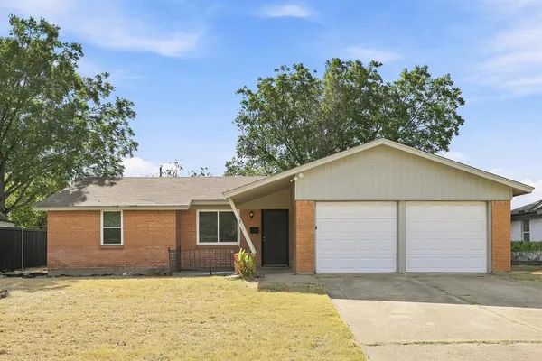 $1,845 | 313 Mc Curdy Street, Crowley, TX 76036
