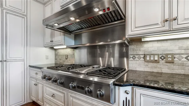 $1,600,000 | 207 Buck Deer Lane, Camdenton, MO 65020