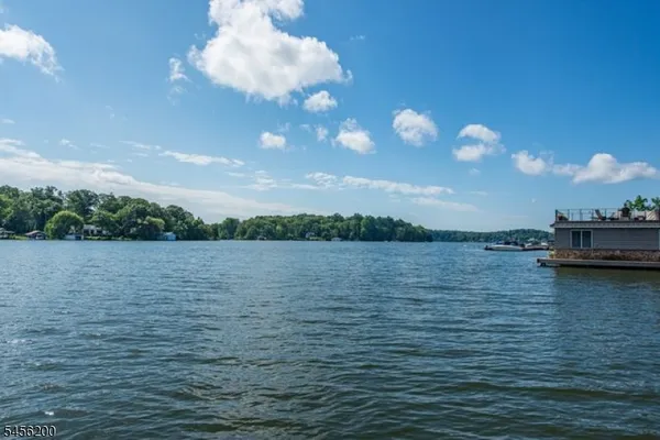 $899,000 | 320 Lakeside Avenue, Hopatcong, NJ 07821