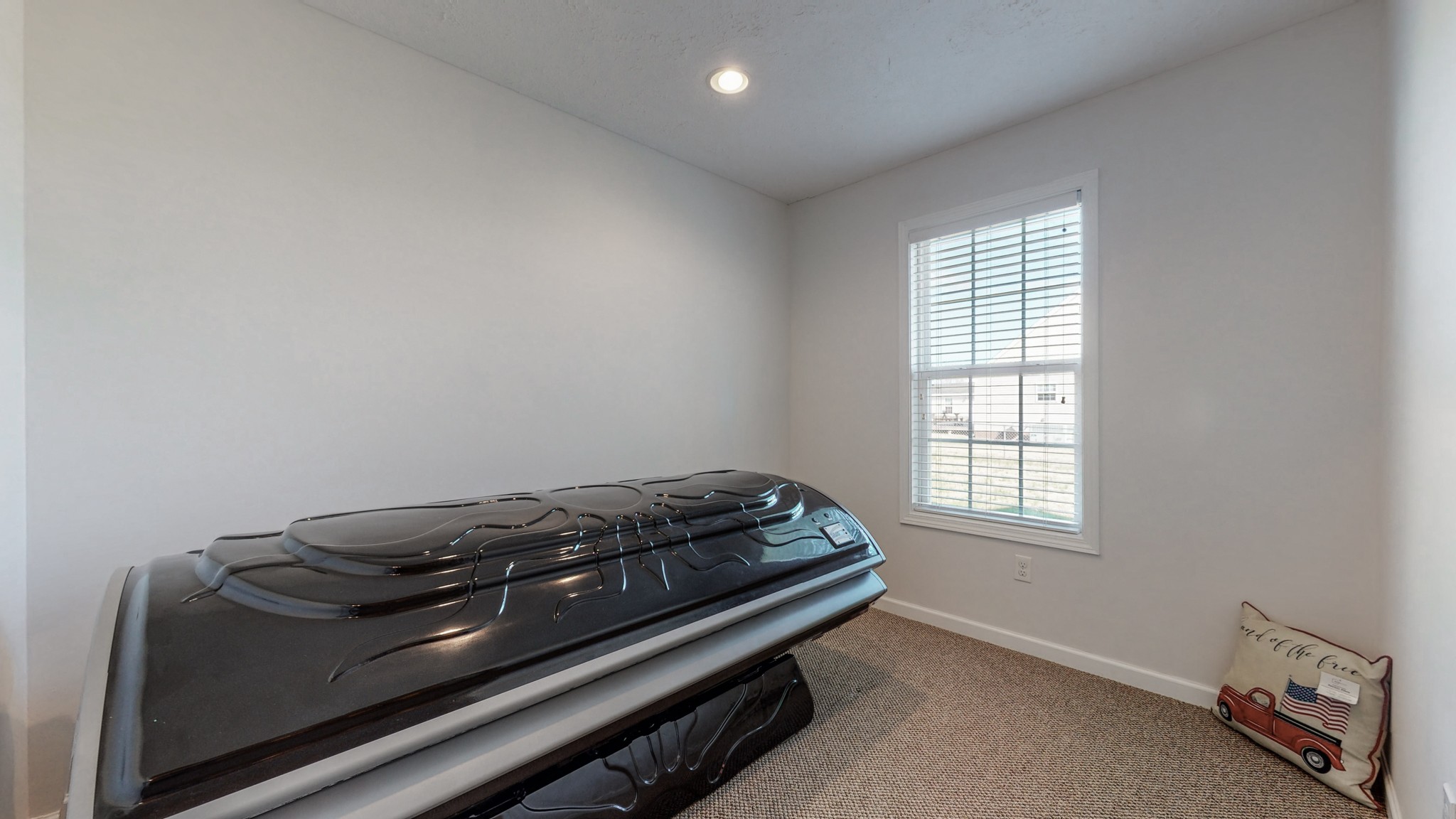 3608 Gnat Hill Road Manchester, TN 37355 - Photo 20 of 23 a room with a bed and a window