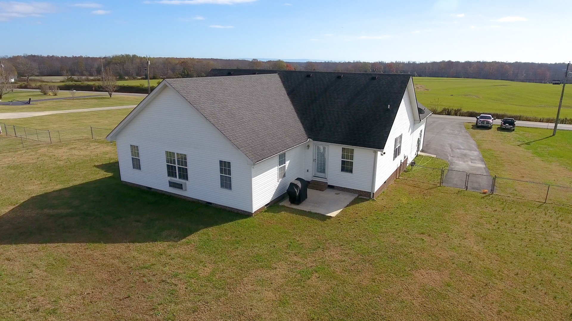 3608 Gnat Hill Road Manchester, TN 37355 - Photo 22 of 23 an aerial view of a house with a yard