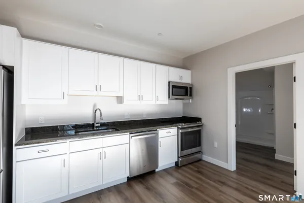 $2,350 | 401 Albany Turnpike, Unit 311, Canton, CT 06019