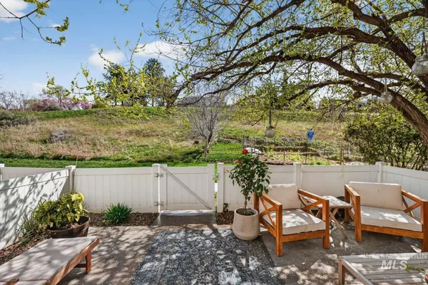 $519,900 | 511 Village Lane, Boise, ID 83702