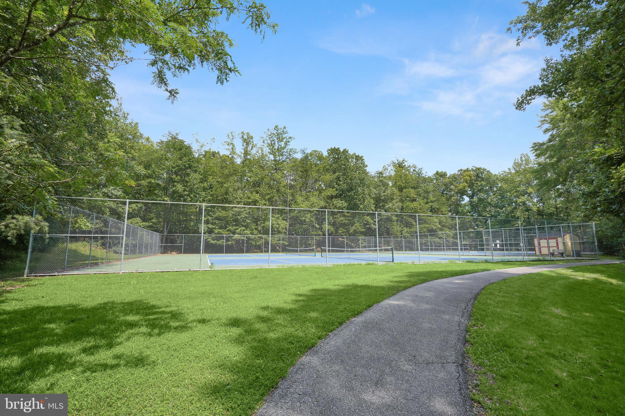 8234 Crestmont Circle Springfield, VA 22153 - Photo 27 of 32 Community
