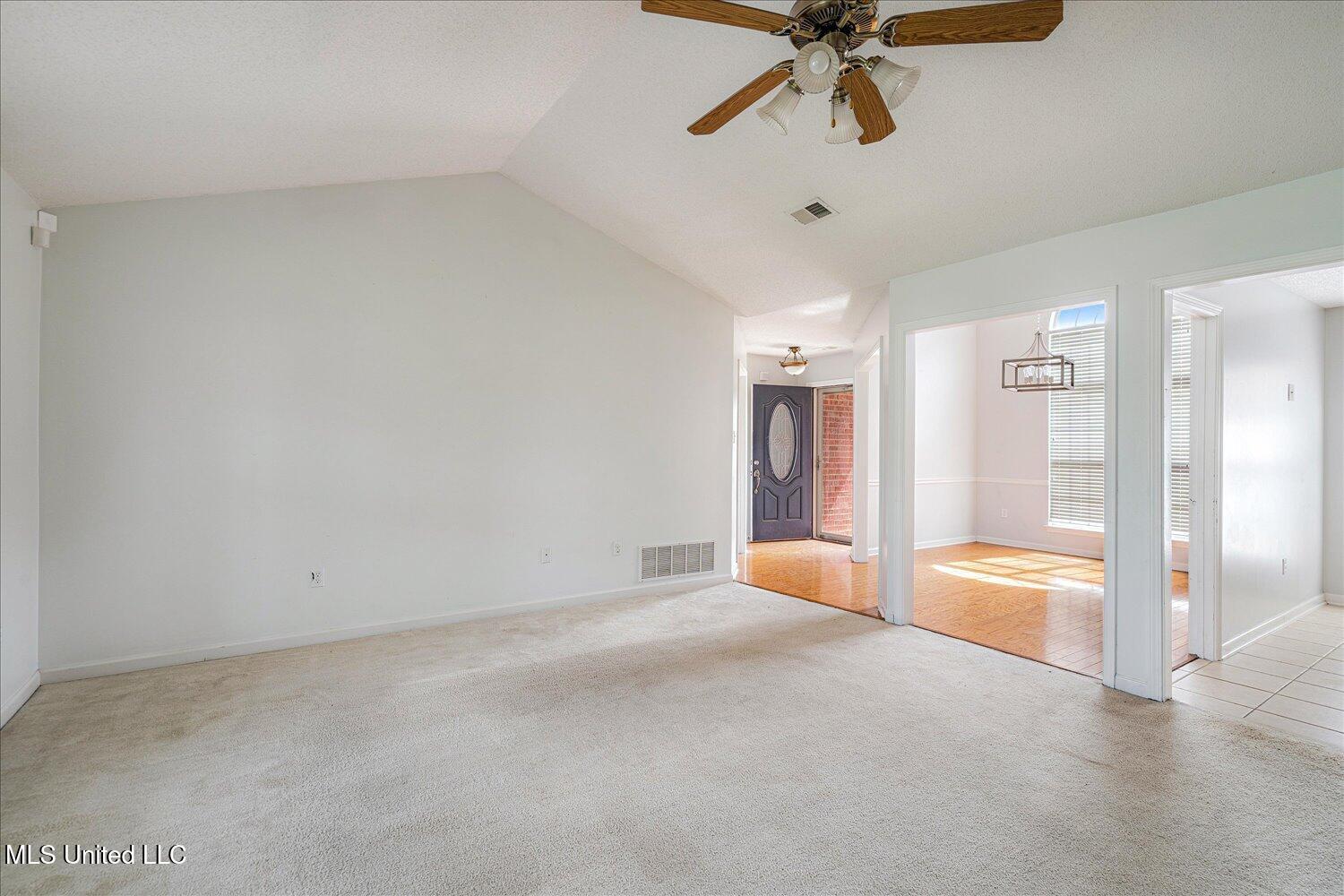 5665 Deer Ridge Drive Southaven, MS 38672 - Photo 12 of 33 12-12-2271363mi-5665 Deer Ridge Dr