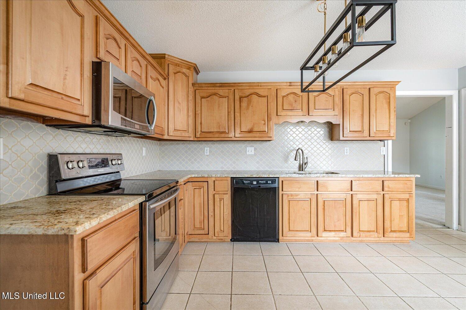 5665 Deer Ridge Drive Southaven, MS 38672 - Photo 15 of 33 15-15-2271363mi-5665 Deer Ridge Dr