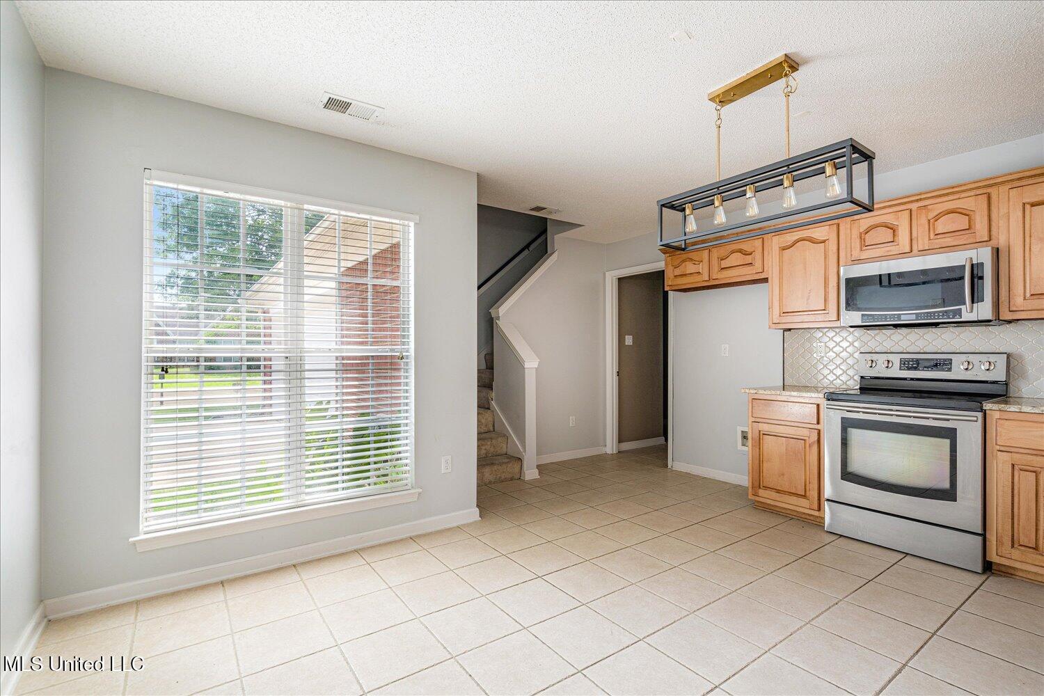 5665 Deer Ridge Drive Southaven, MS 38672 - Photo 16 of 33 16-16-2271363mi-5665 Deer Ridge Dr