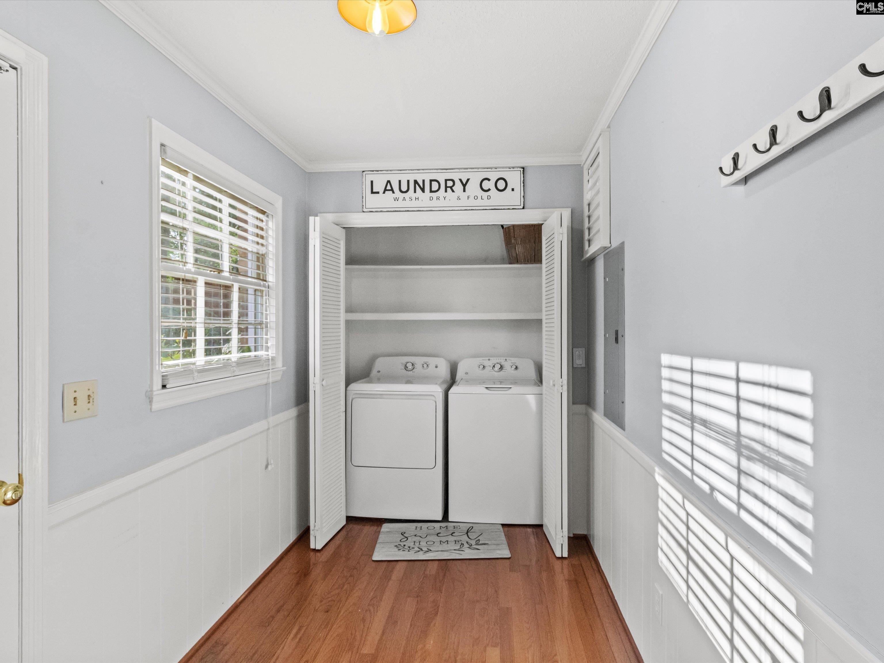 333 Lewisham Road Columbia, SC 29210 - Photo 15 of 35 a view of a hallway with wooden floor and a window