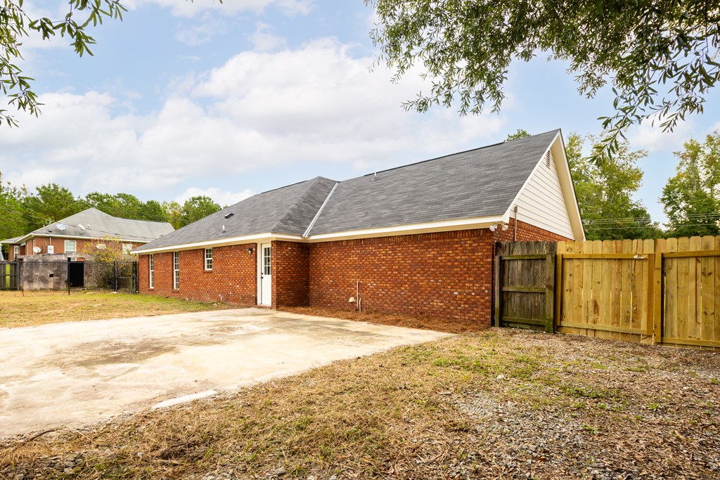 396 Owens Road Fort Mitchell, AL 36856 - Photo 7 of 25