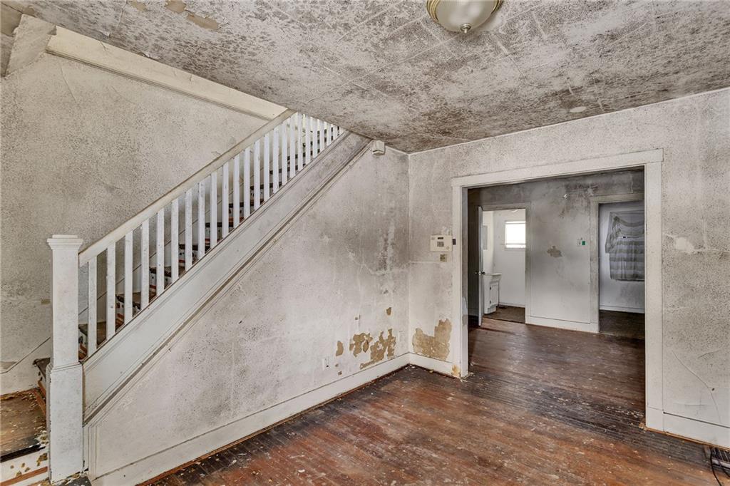 2054 Laketon Road Pittsburgh, PA 15221 - Photo 15 of 23