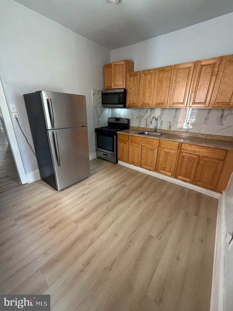 64 West Sharpnack Street Philadelphia, PA 19119 - Photo 9 of 25