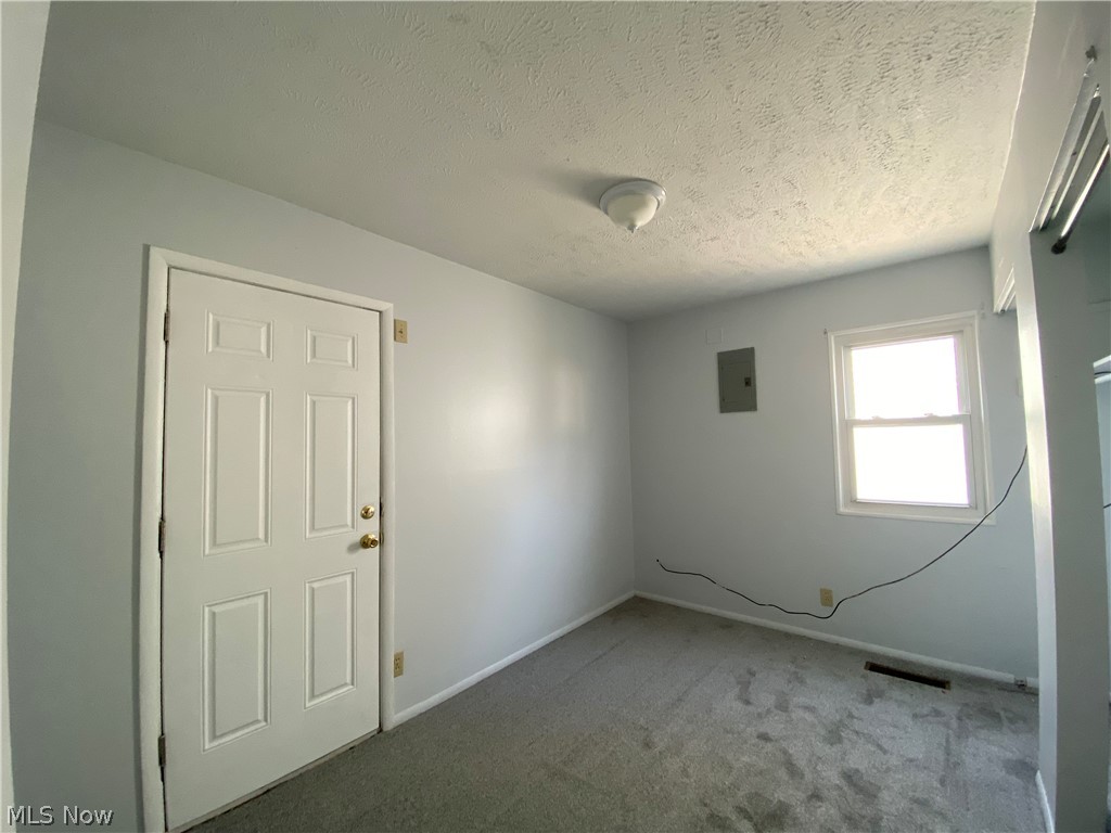 20304 Longbrook Road Warrensville Heights, OH 44128 - Photo 3 of 15
