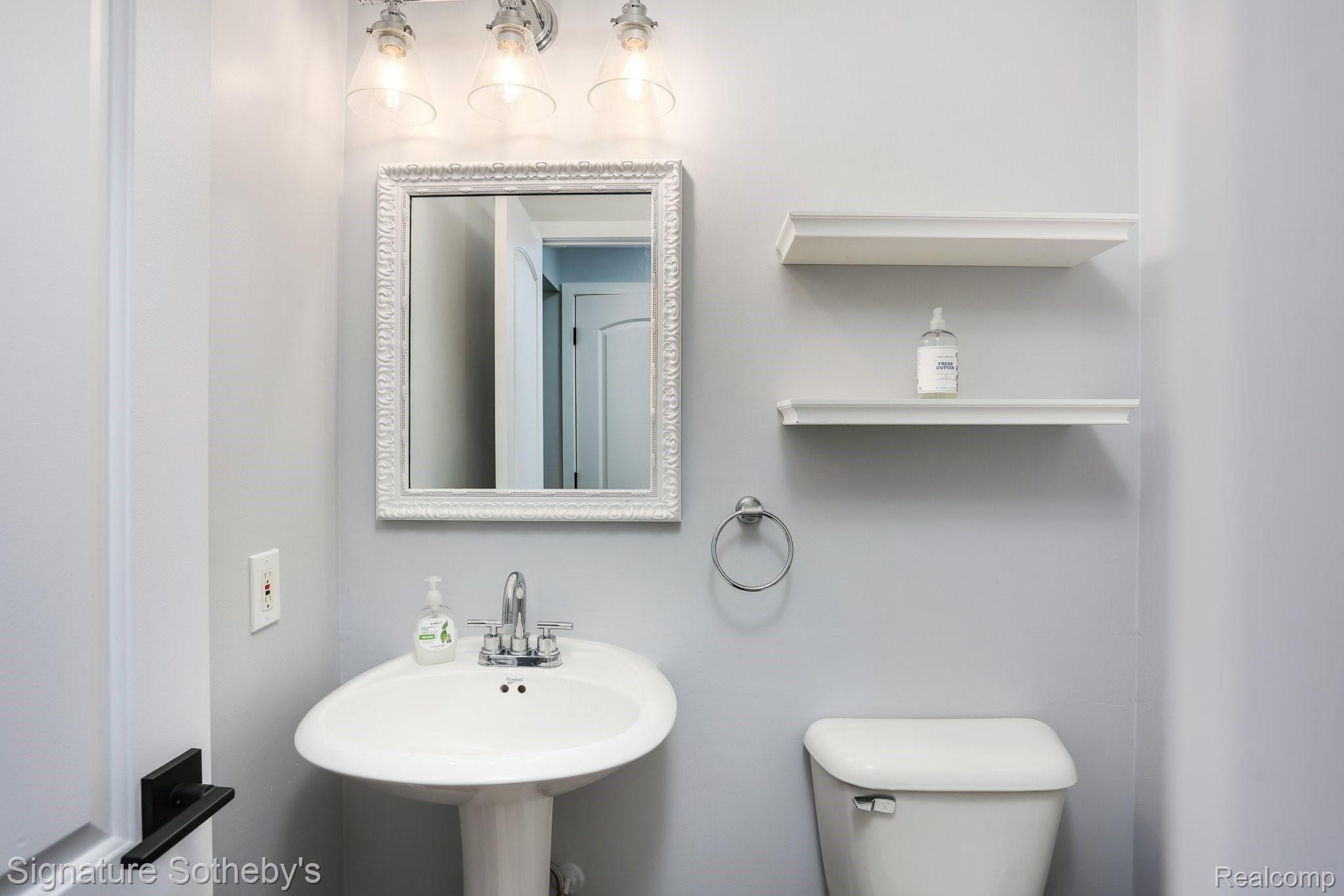 11047 Culver Road Brighton, MI 48114 - Photo 6 of 24 11047+Culver+Rd+Brighton-25-web.jpg