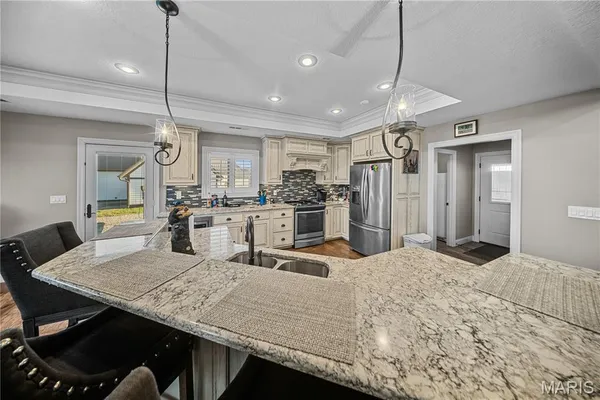 $1,399,900 | 394 Violet Lane, Doniphan, MO 63935