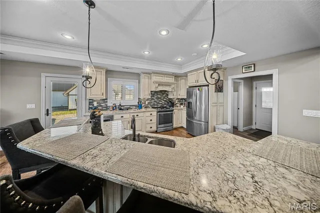 $1,399,900 | 394 Violet Lane, Doniphan, MO 63935