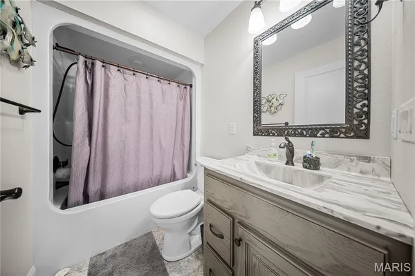 $1,399,900 | 394 Violet Lane, Doniphan, MO 63935