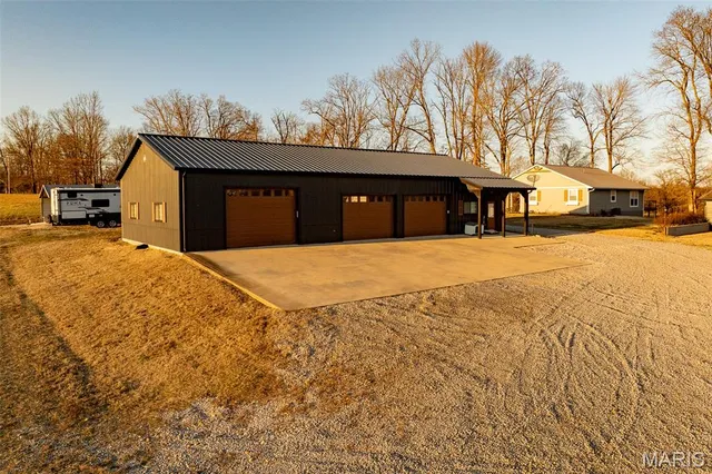 $1,399,900 | 394 Violet Lane, Doniphan, MO 63935