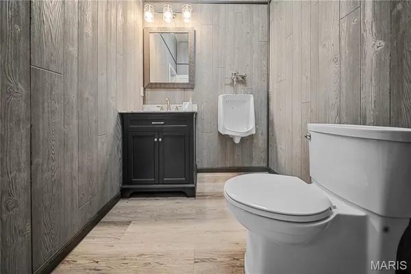 $1,399,900 | 394 Violet Lane, Doniphan, MO 63935