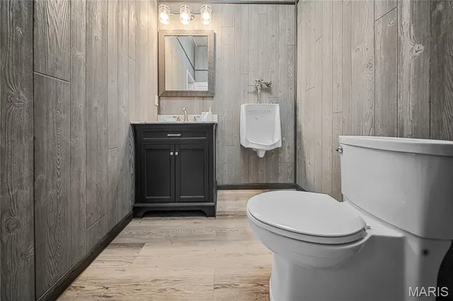 $1,399,900 | 394 Violet Lane, Doniphan, MO 63935