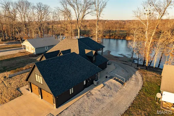 $1,399,900 | 394 Violet Lane, Doniphan, MO 63935