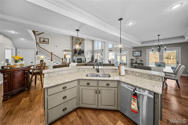 $1,399,900 | 394 Violet Lane, Doniphan, MO 63935