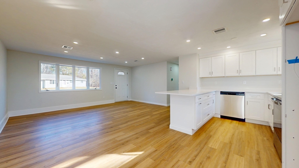 88 Roseen Road Holbrook, MA 02343 - Photo 5 of 23