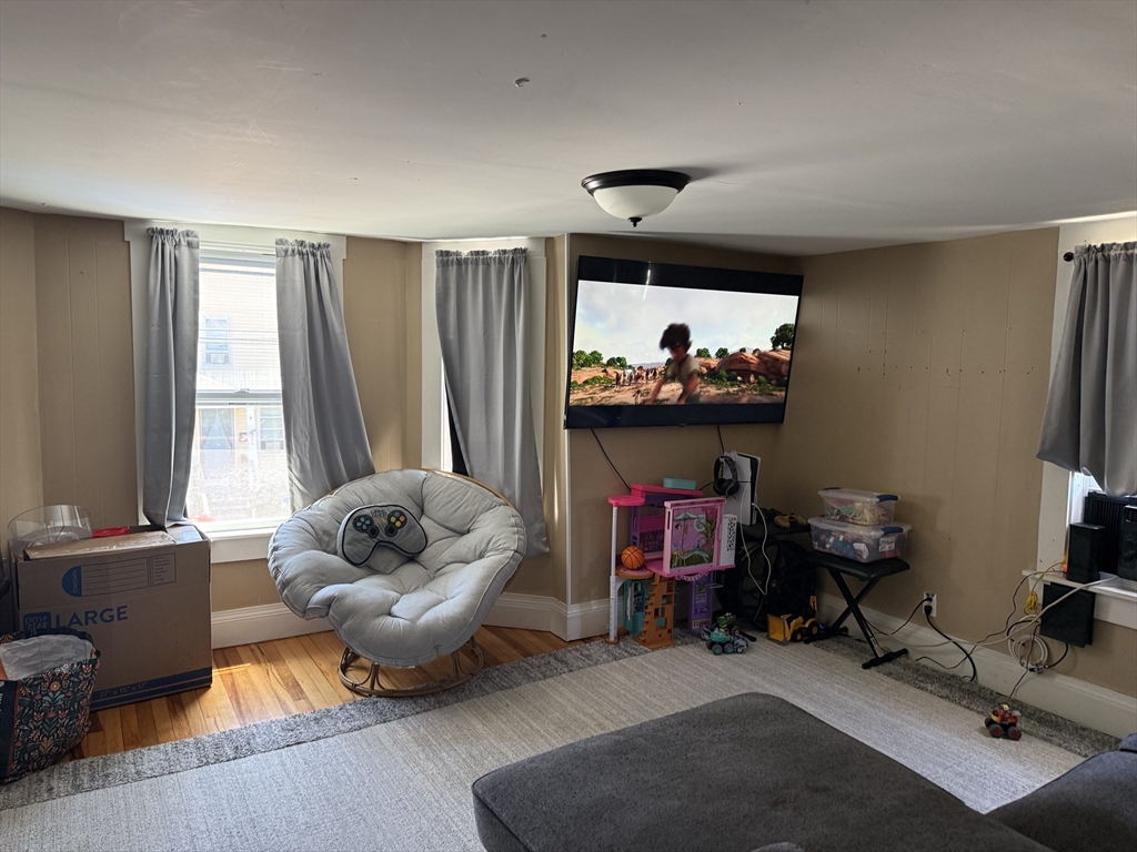 31 Prospect Street, Unit 2L Webster, MA 01570 - Photo 3 of 8