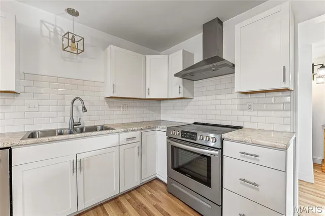 $209,900 | 407 11th Street, De Soto, MO 63020