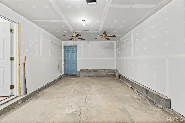 $219,900 | 407 11th Street, De Soto, MO 63020