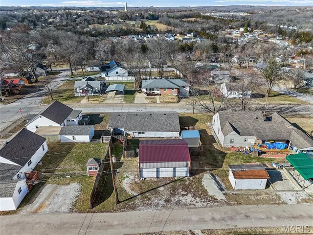 $219,900 | 407 11th Street, De Soto, MO 63020