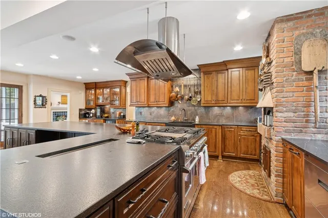 $2,450,000 | 239 West 52nd Street, Kansas City, MO 64112