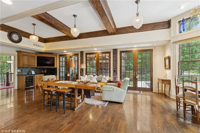 $2,450,000 | 239 West 52nd Street, Kansas City, MO 64112