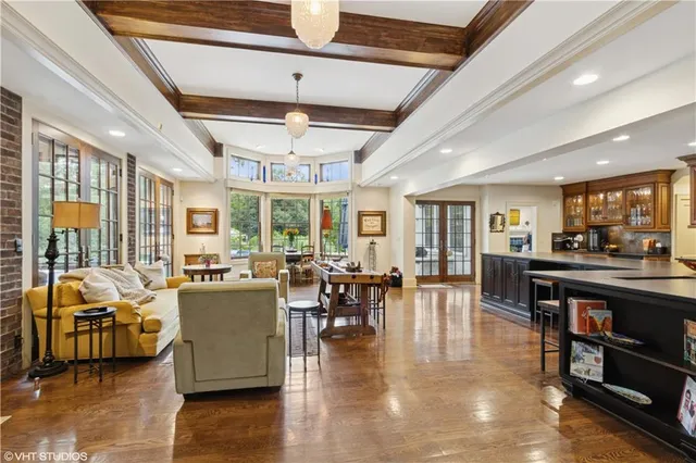 $2,450,000 | 239 West 52nd Street, Kansas City, MO 64112