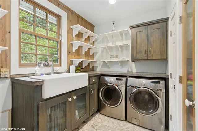 $2,450,000 | 239 West 52nd Street, Kansas City, MO 64112