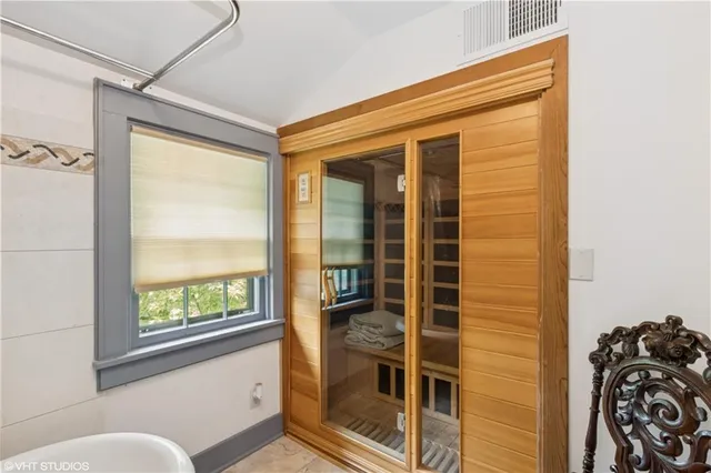 $2,450,000 | 239 West 52nd Street, Kansas City, MO 64112