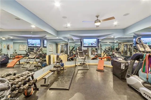 $2,450,000 | 239 West 52nd Street, Kansas City, MO 64112