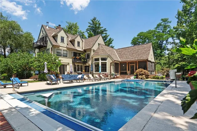 $2,450,000 | 239 West 52nd Street, Kansas City, MO 64112