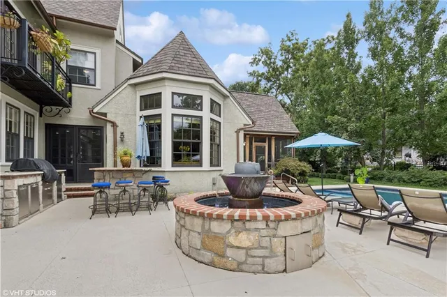 $2,450,000 | 239 West 52nd Street, Kansas City, MO 64112