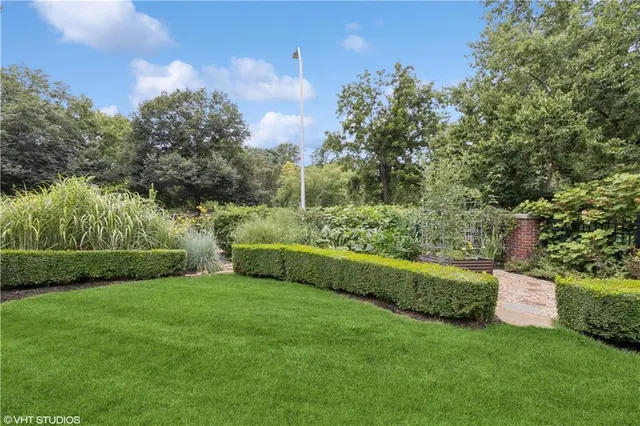 $2,450,000 | 239 West 52nd Street, Kansas City, MO 64112