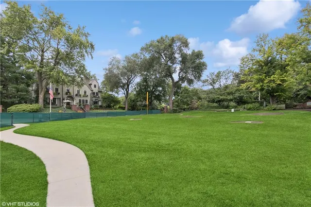 $2,450,000 | 239 West 52nd Street, Kansas City, MO 64112