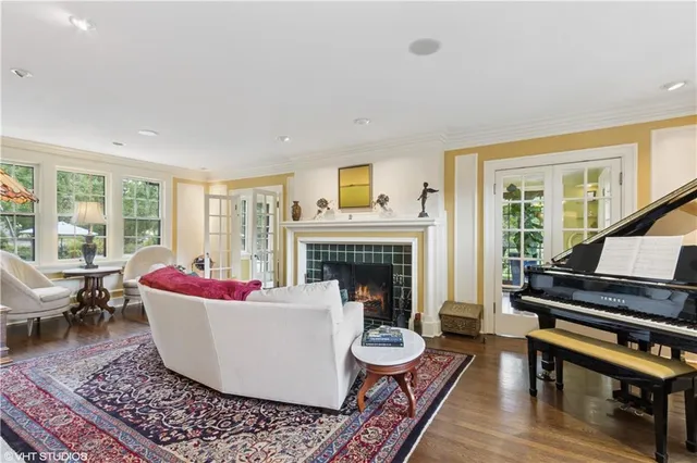 $2,450,000 | 239 West 52nd Street, Kansas City, MO 64112