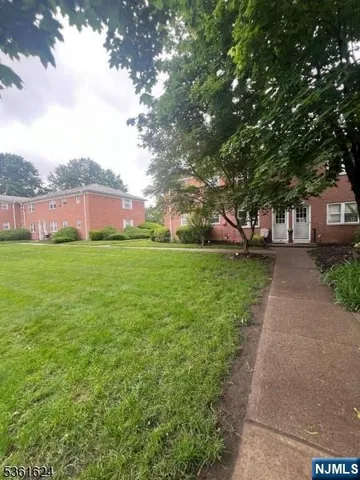 $299,000 | 37 Manchester Court, Wayne, NJ 07470