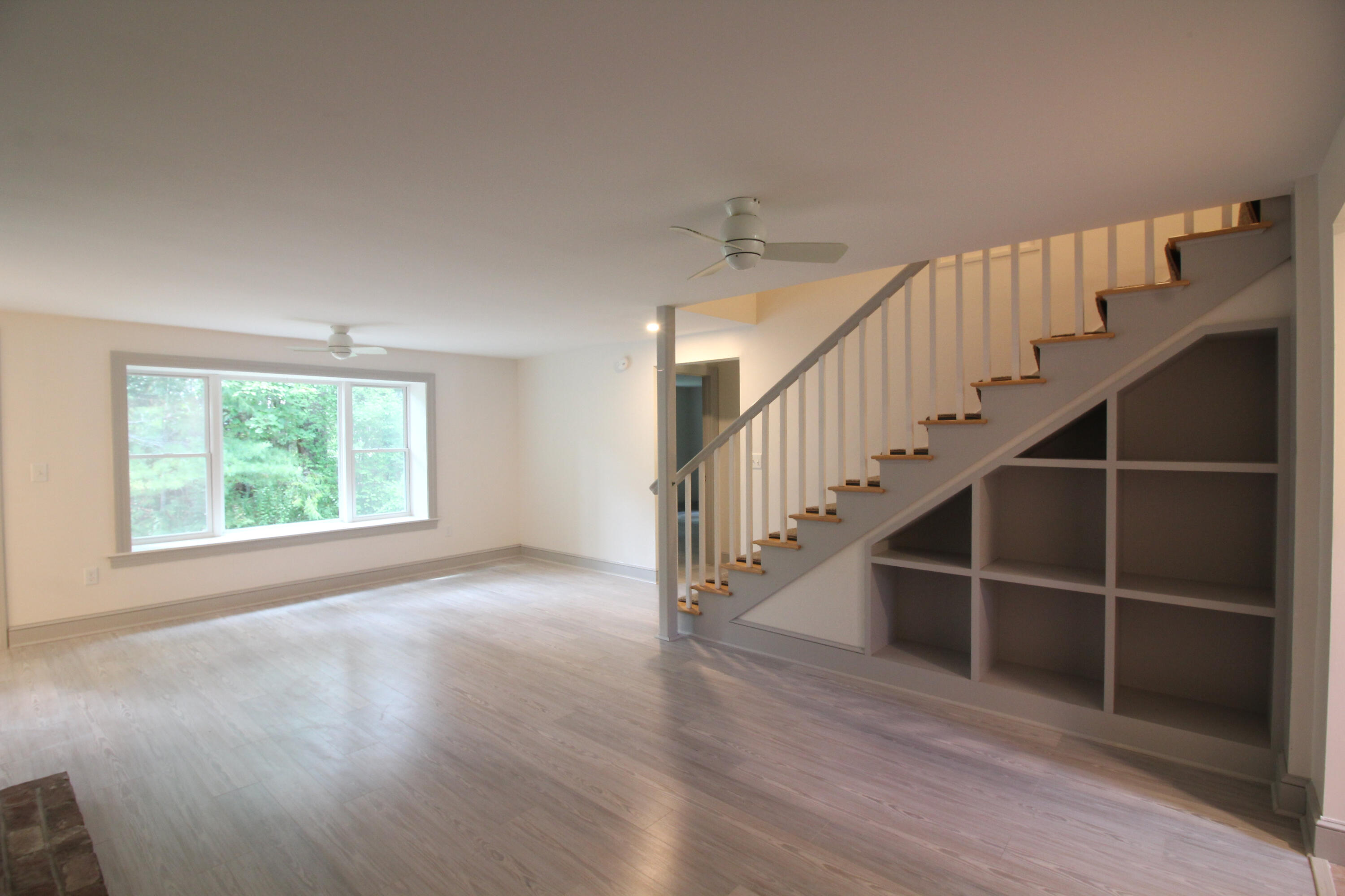 32 Applegate Lane, Unit 32 Falmouth, ME 04105 - Photo 18 of 41 Living Room