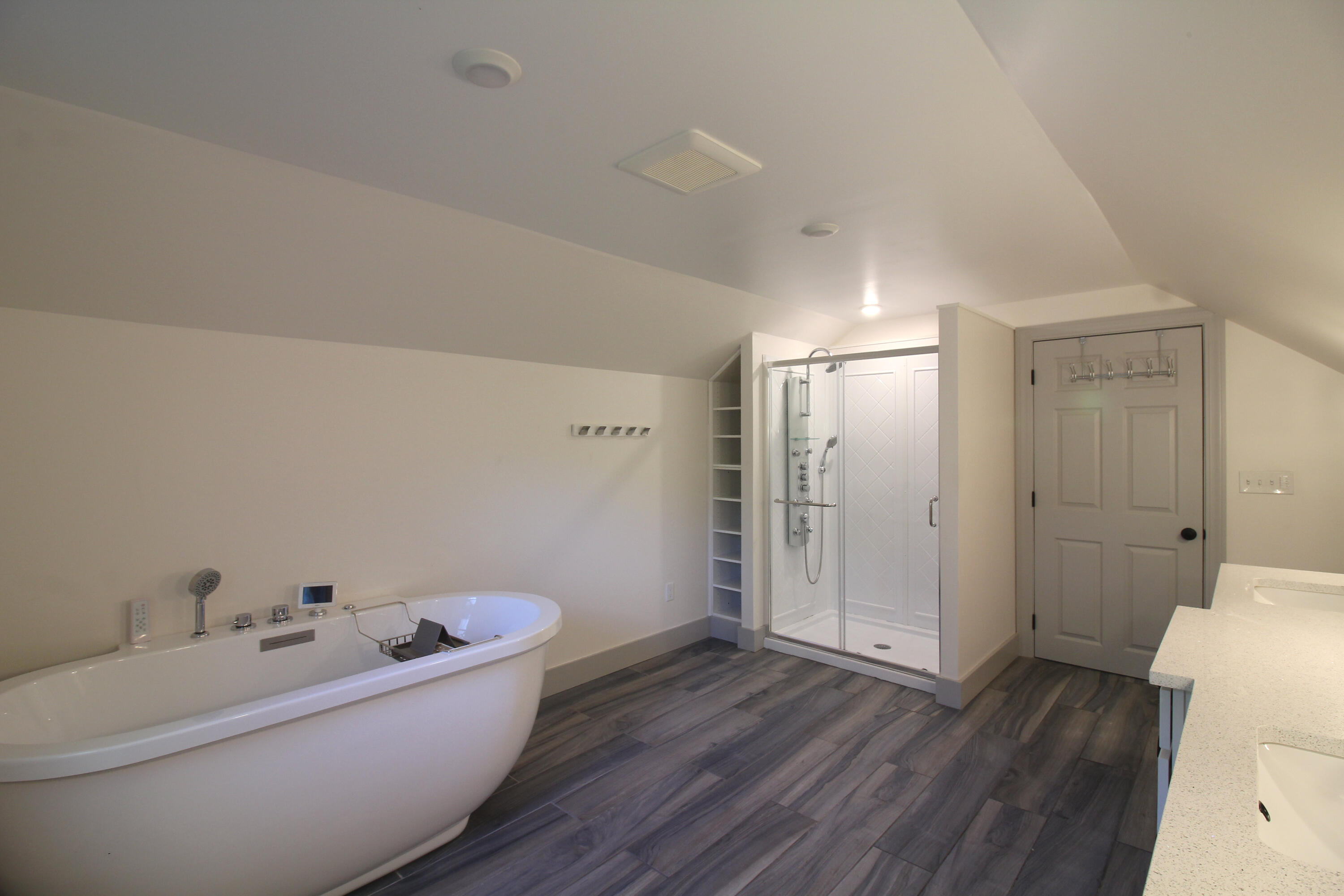 32 Applegate Lane, Unit 32 Falmouth, ME 04105 - Photo 29 of 41 Primary Full Bath