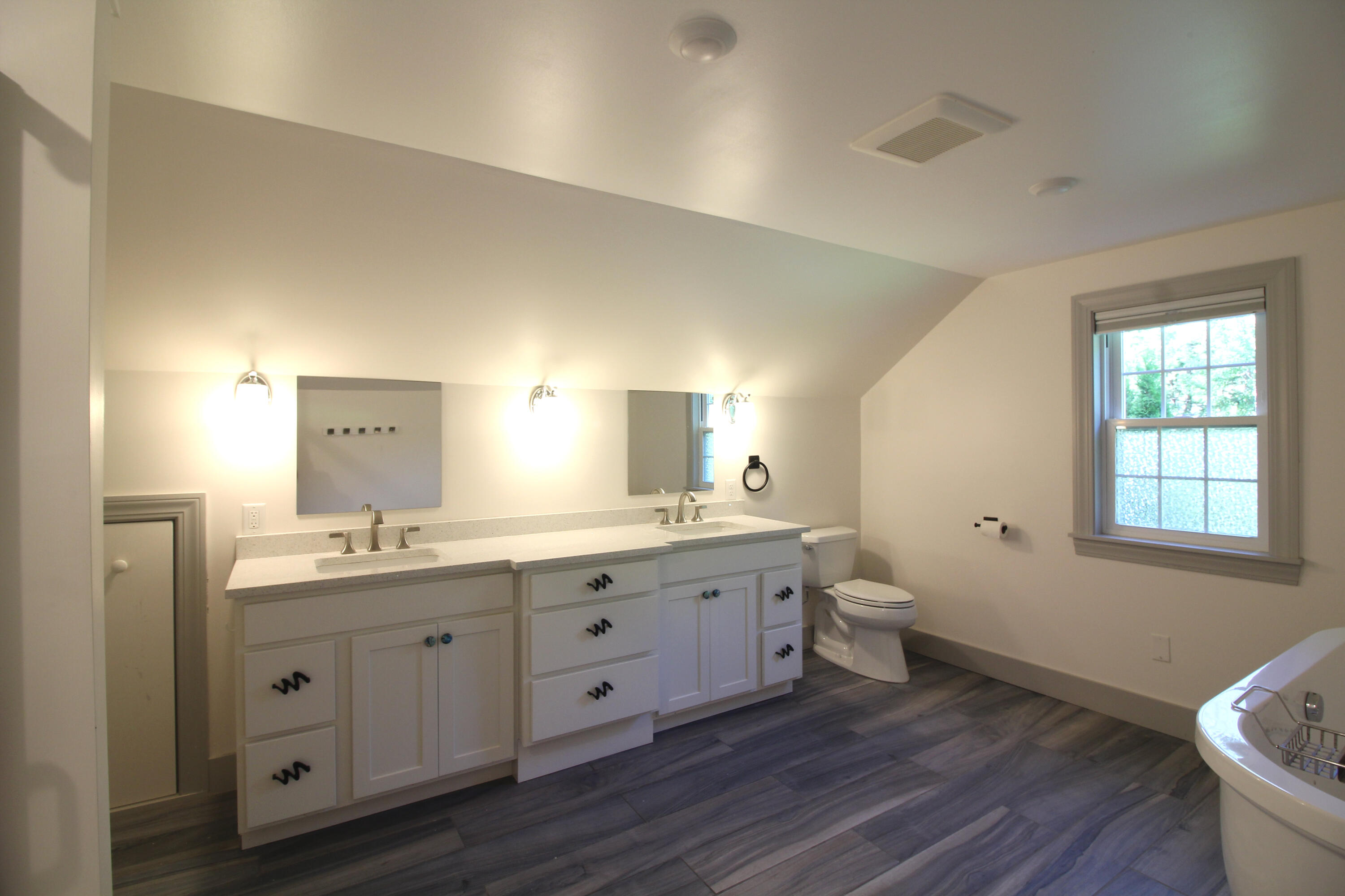 32 Applegate Lane, Unit 32 Falmouth, ME 04105 - Photo 30 of 41 Primary Full Bath