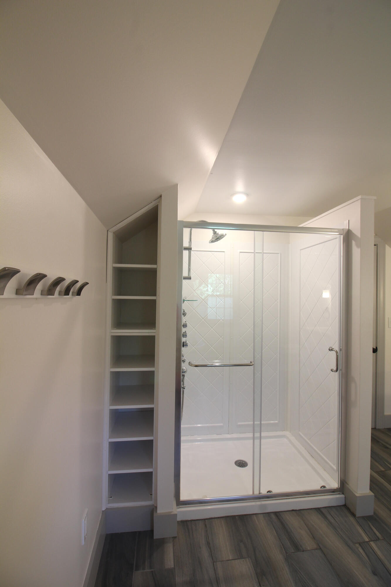 32 Applegate Lane, Unit 32 Falmouth, ME 04105 - Photo 31 of 41 Primary Full Bath