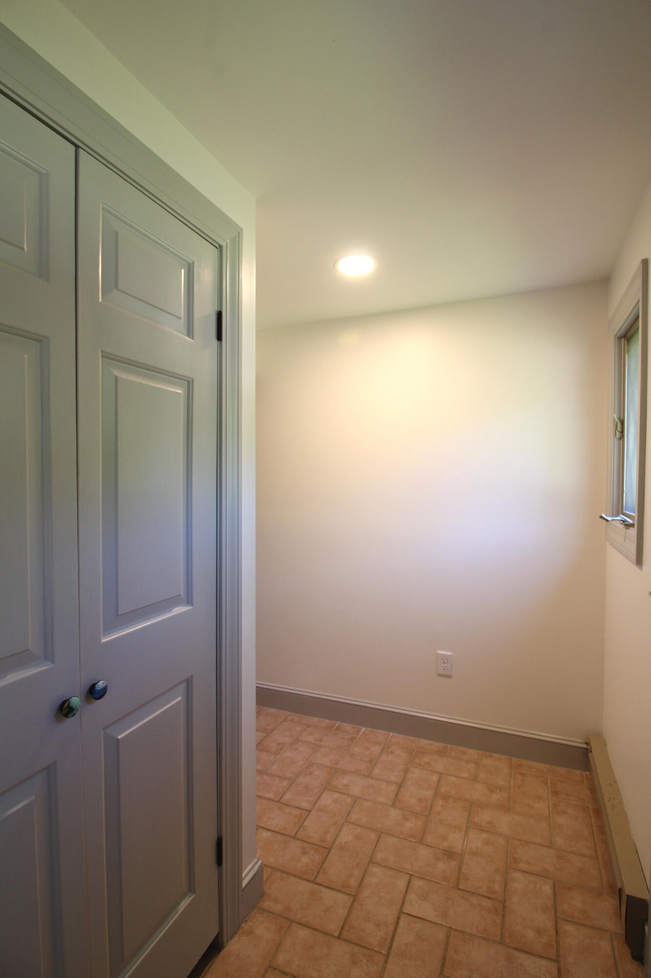 32 Applegate Lane, Unit 32 Falmouth, ME 04105 - Photo 7 of 41 Front Entry