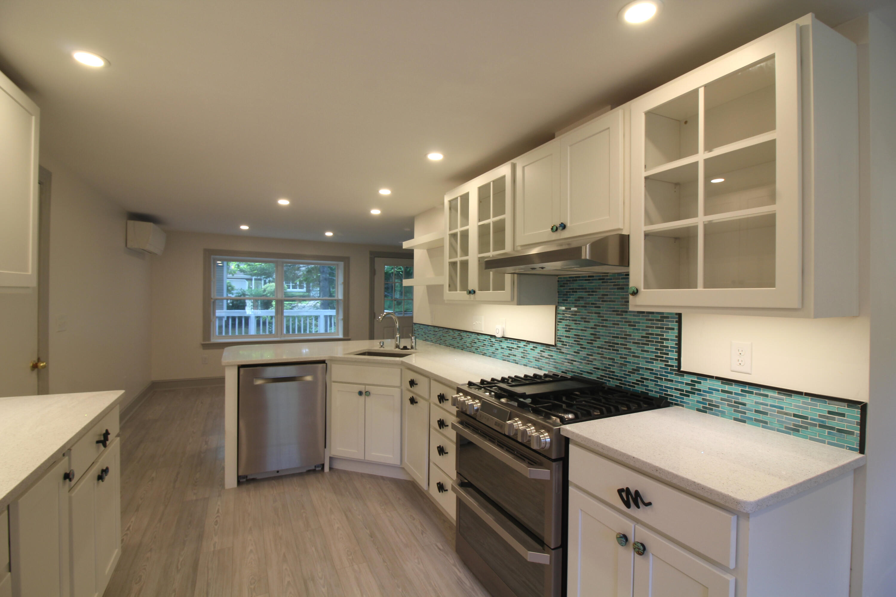 32 Applegate Lane, Unit 32 Falmouth, ME 04105 - Photo 9 of 41 Kitchen