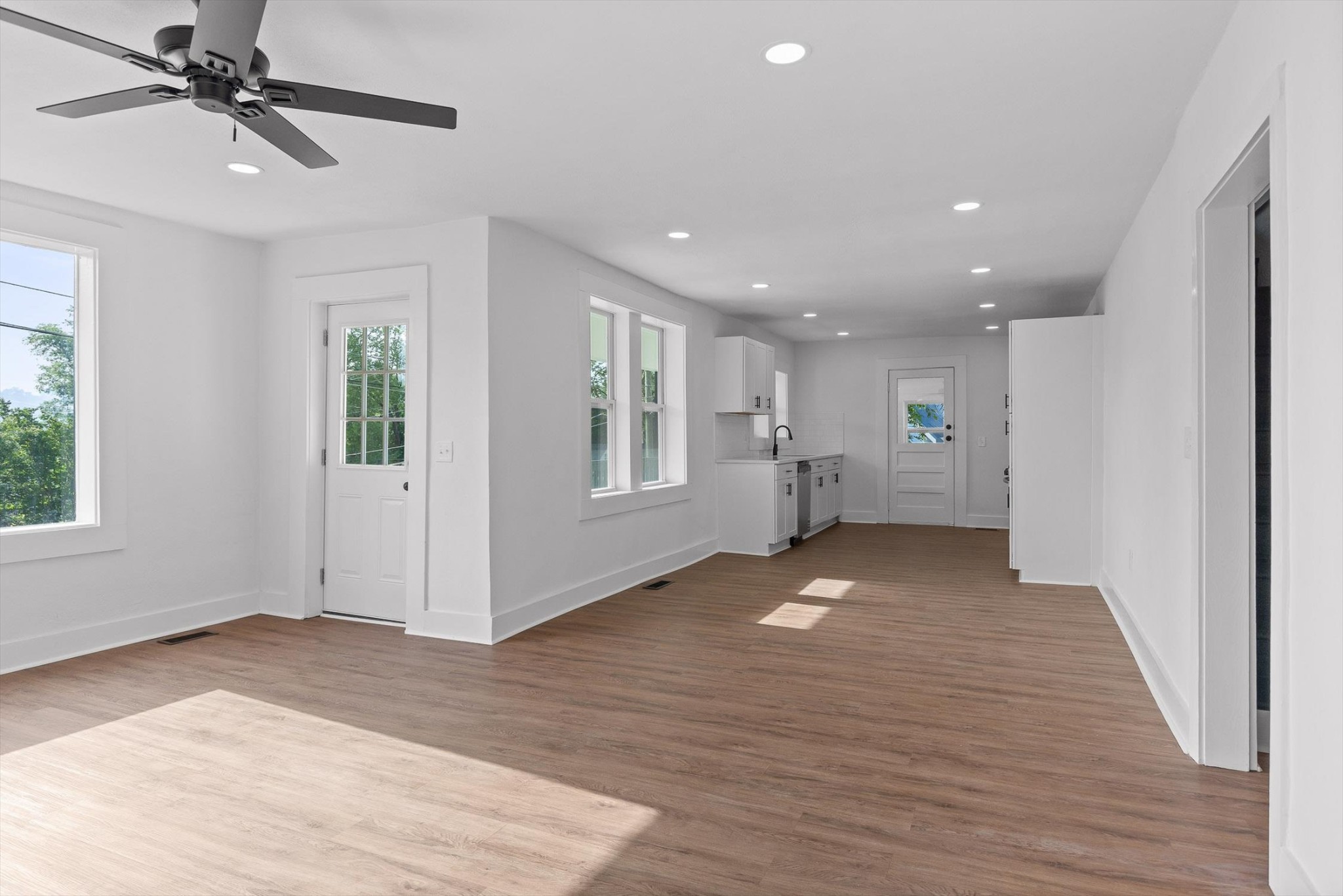 2917 East Crescent Circle Chattanooga, TN 37407 - Photo 15 of 45 a view of an empty room with a window